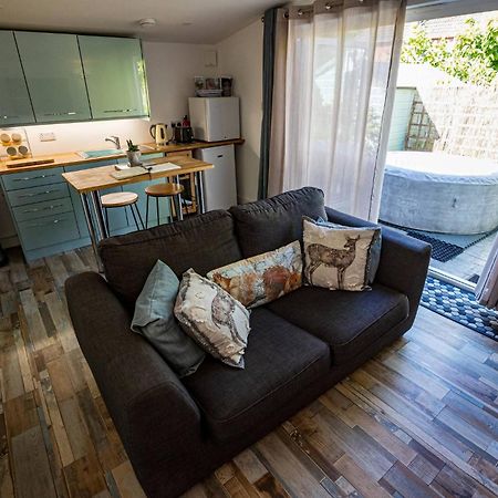 Hideaway Cabin For Two On Edge Of New Forest Hinton  Εξωτερικό φωτογραφία